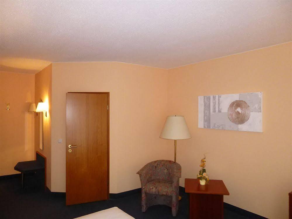מאינינגן Altstadthotel An Der Werra מראה חיצוני תמונה