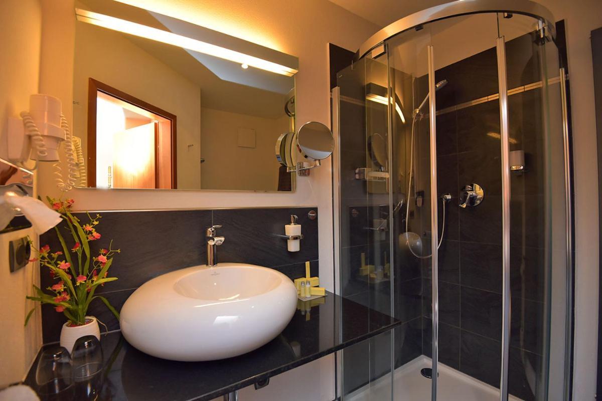 מאינינגן Altstadthotel An Der Werra מראה חיצוני תמונה