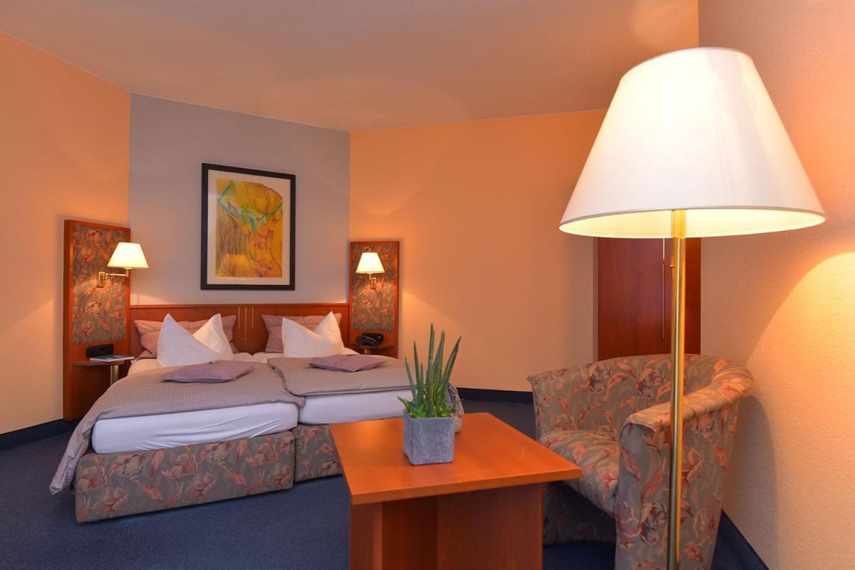 מאינינגן Altstadthotel An Der Werra מראה חיצוני תמונה