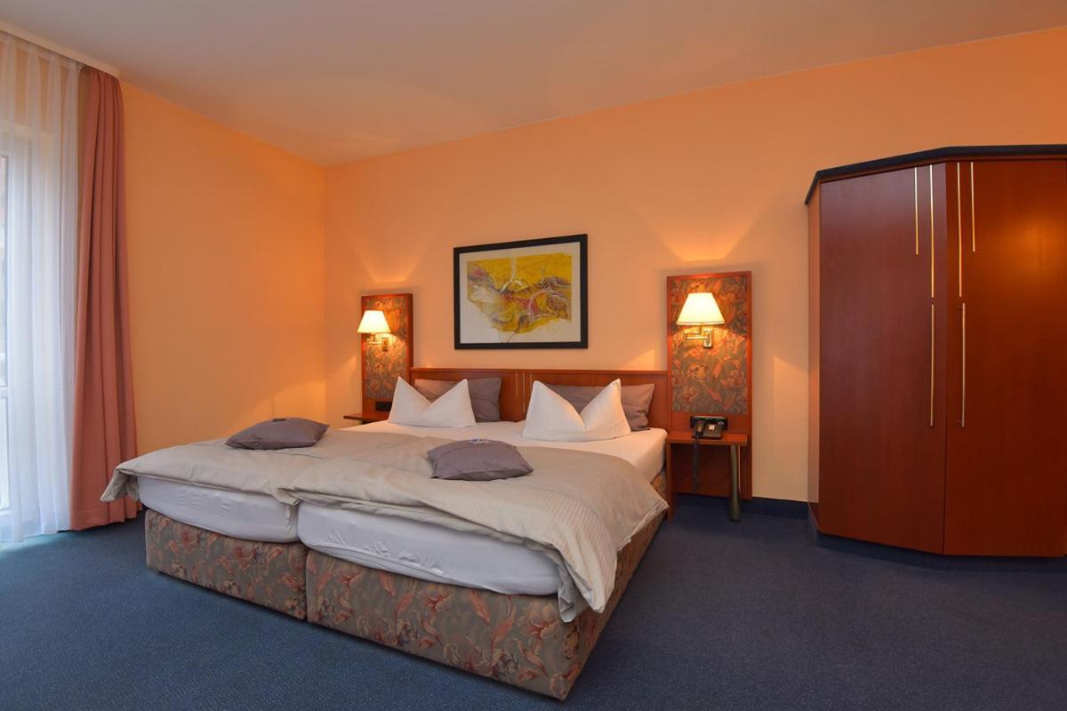 מאינינגן Altstadthotel An Der Werra מראה חיצוני תמונה