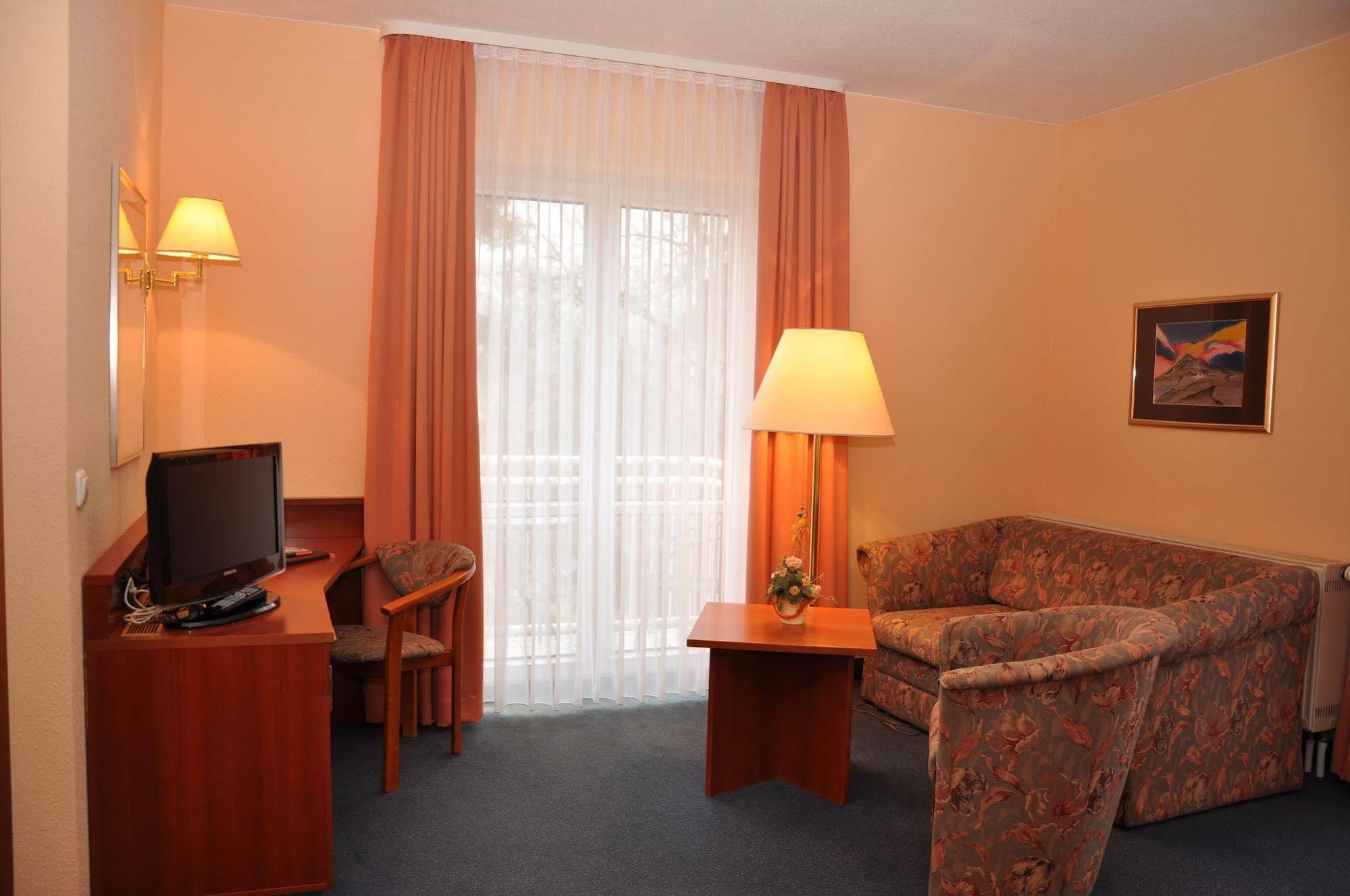 מאינינגן Altstadthotel An Der Werra מראה חיצוני תמונה