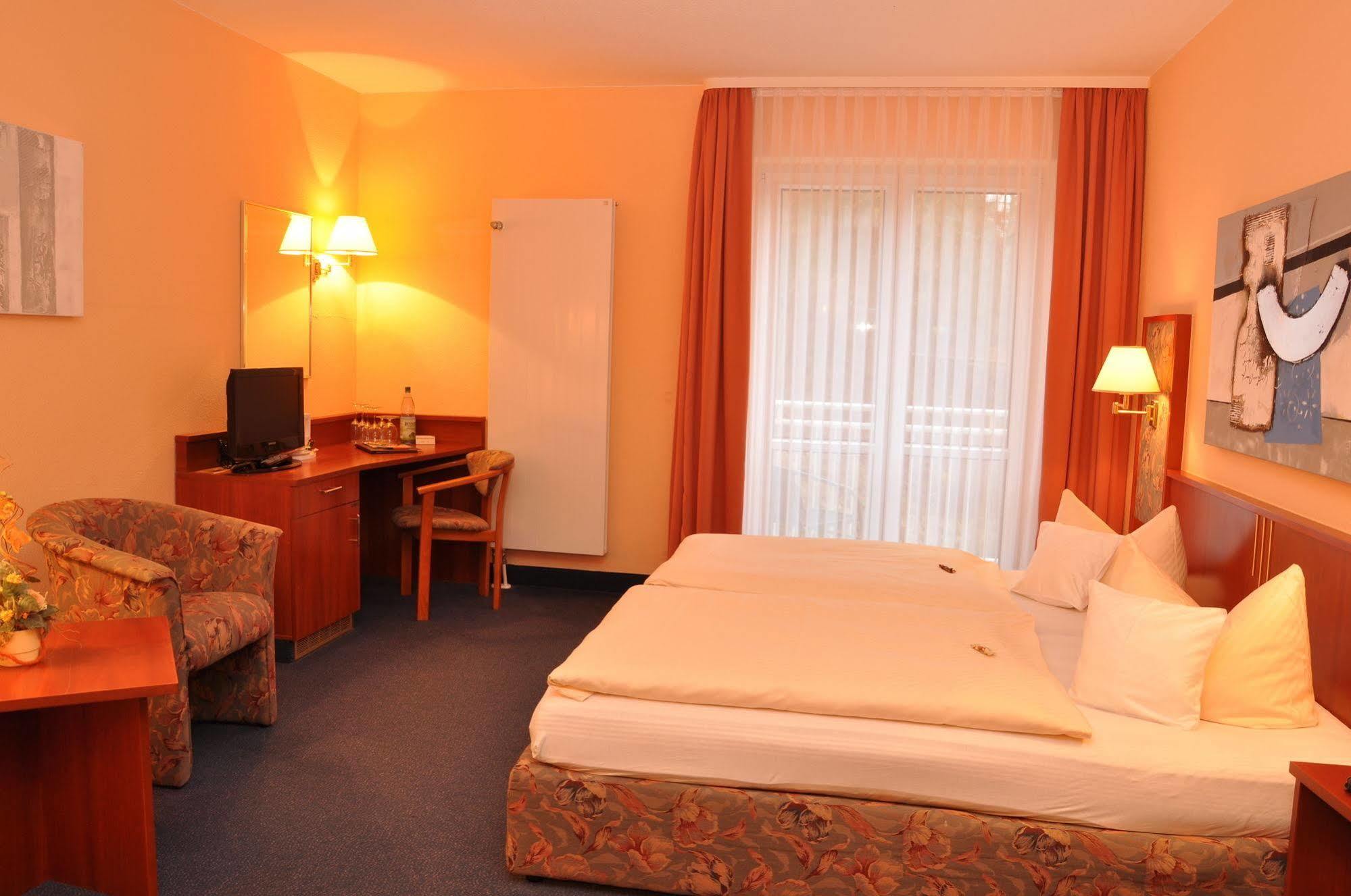 מאינינגן Altstadthotel An Der Werra מראה חיצוני תמונה