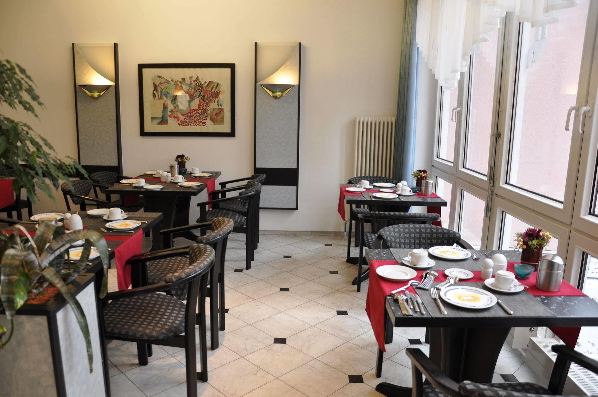 מאינינגן Altstadthotel An Der Werra מראה חיצוני תמונה